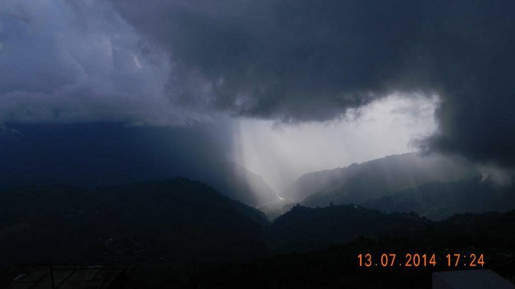 The River View Homestay Kurseong ภายนอก รูปภาพ
